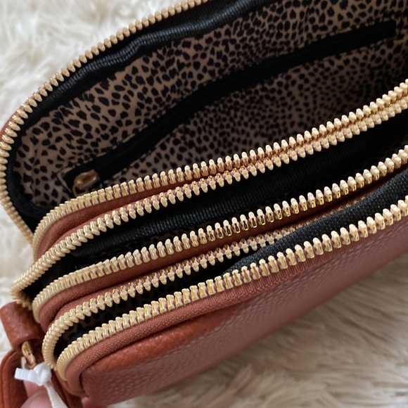 ๐HP๐ Alyssa Vegan Leather Crossbody Purse ๐ Cognac - Picture 9 of 12